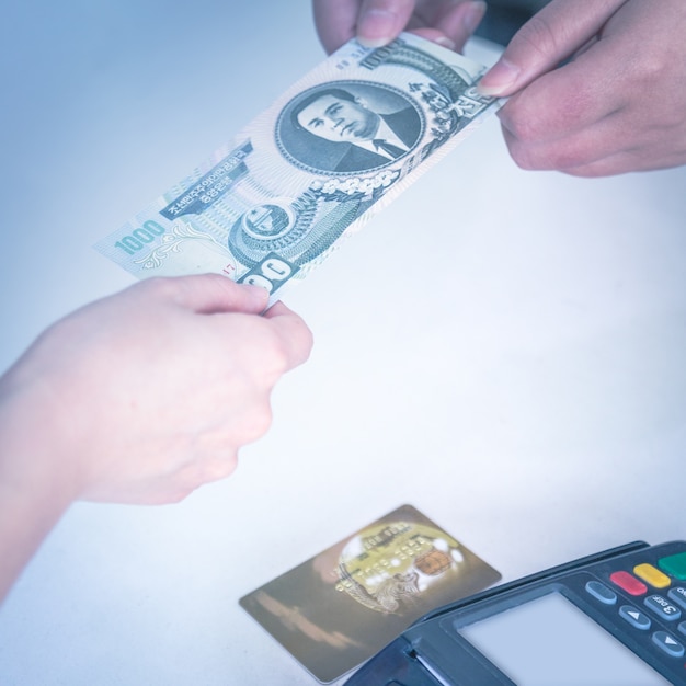 Liquidação de cartão de crédito POS em vez de compra de liquidação em dinheiro