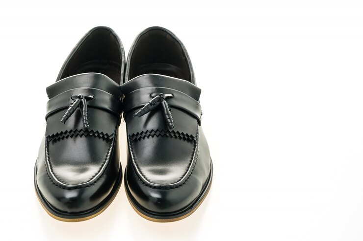 Foto grátis luxo bonito e sapatos de couro casuais dos homens