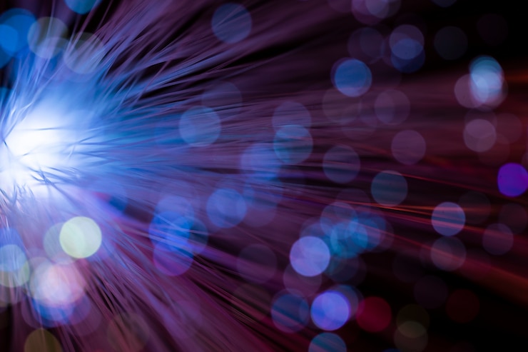 Foto grátis luz brilhante com fibra óptica empoeirada