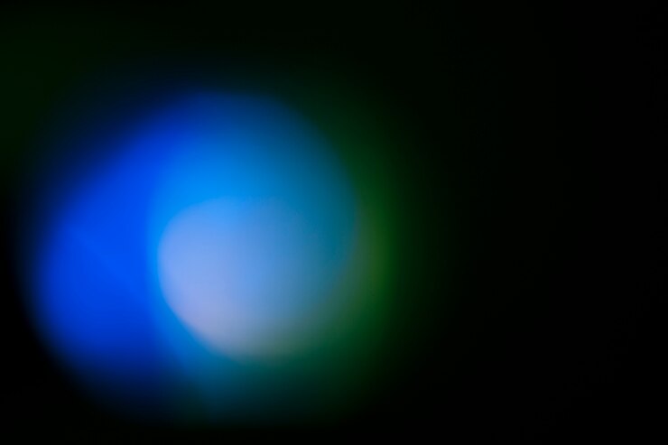 Foto grátis luz brilhante no fundo preto