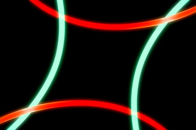Luzes de curva vermelha e verde iluminadas em fundo preto