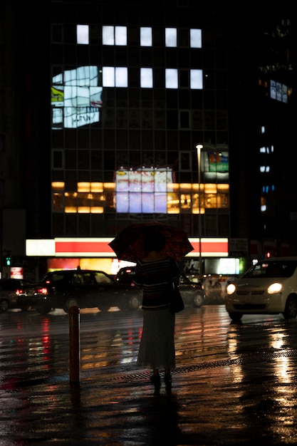 Foto grátis luzes urbanas misteriosas da estética cinematográfica