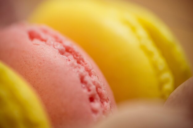 Macarons coloridos close-up