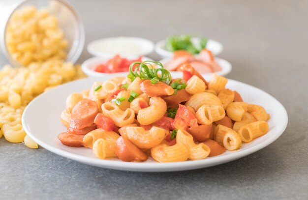 macarrão com salsicha