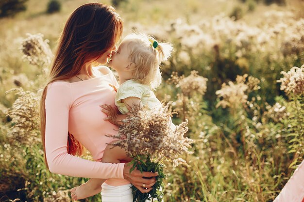 Mãe, com, filha pequena