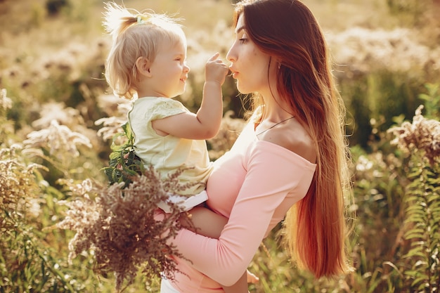 Mãe, com, filha pequena