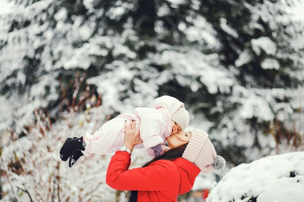 Mãe, com, filha pequena