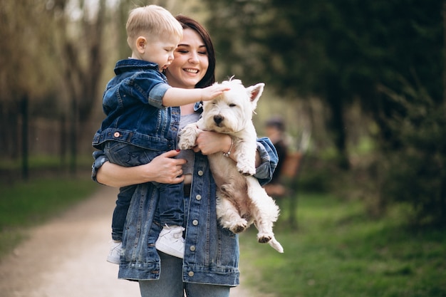 Mãe, com, filho, e, cão