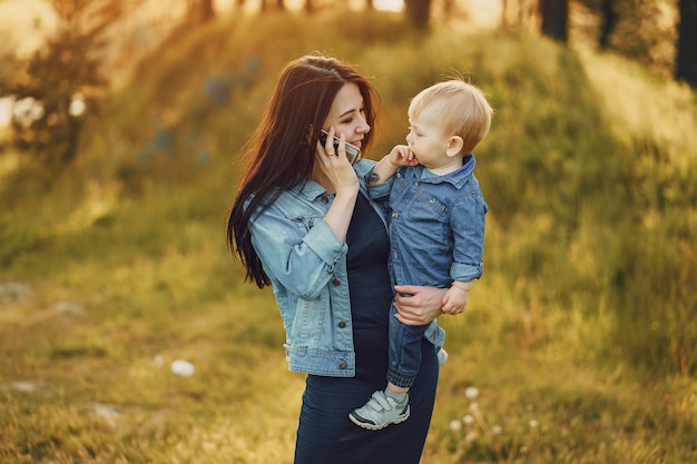 mãe com filho