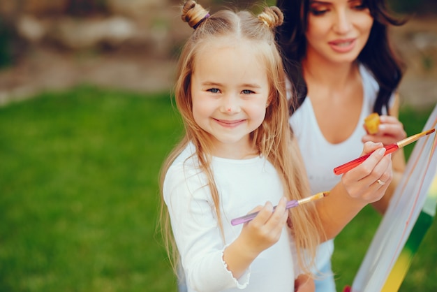 Mãe e filha de desenho