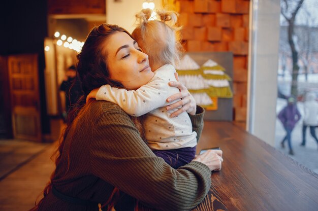 Mãe filha, sentando, em, um, café