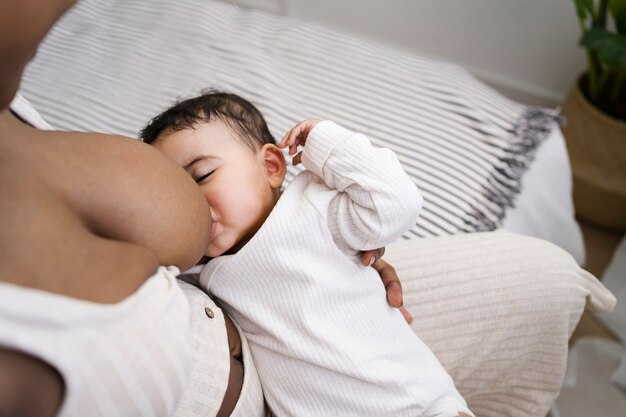 Mãe passando tempo com seu filho amado