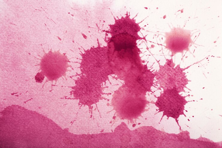 Foto grátis manchas de vinho tinto em tecido branco