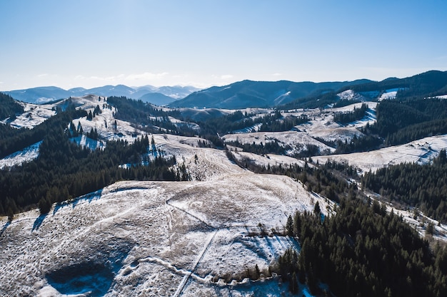 Manhã nas montanhas. Cárpatos, Ucrânia, Europa Mundo da beleza