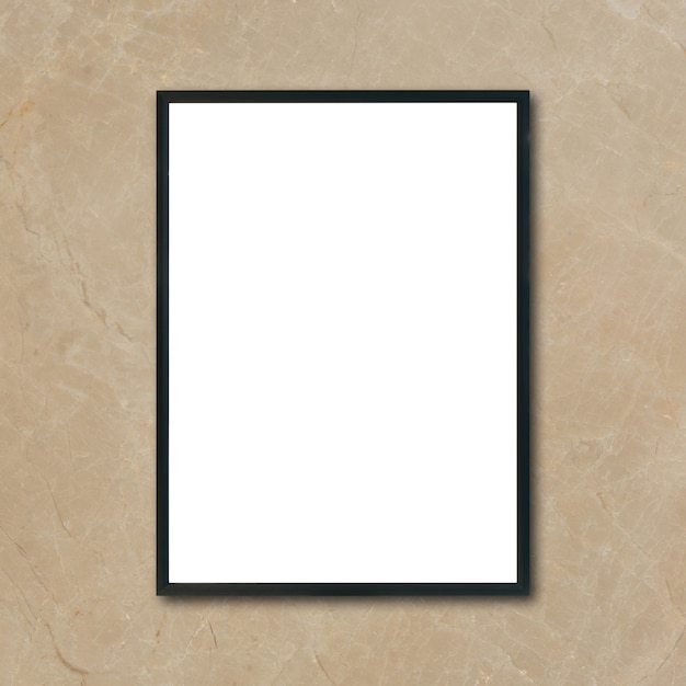 Manuseie o quadro de imagem do poster em branco pendurado na parede de mármore marrom no quarto - pode ser usado maquete para exibição de produtos de montagem e layout visual de design.