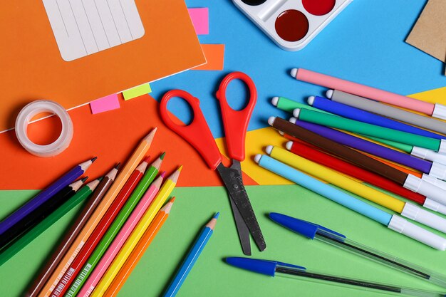 Material escolar para aulas de arte