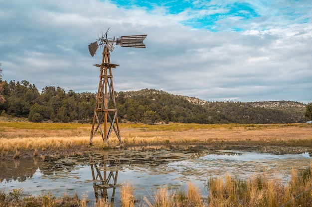 Medidor de vento rural a caminho do Parque Nacional de Zion, Utah, Estados Unidos