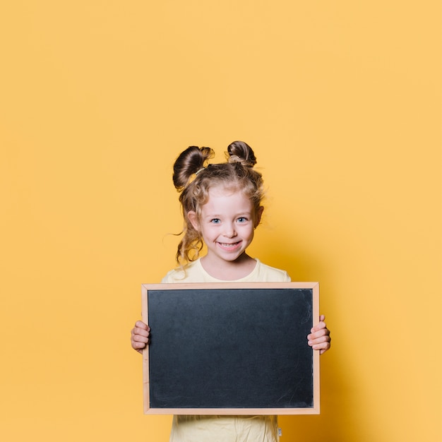 Menina, com, chalkboard