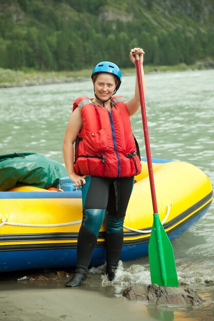 Menina com paddle