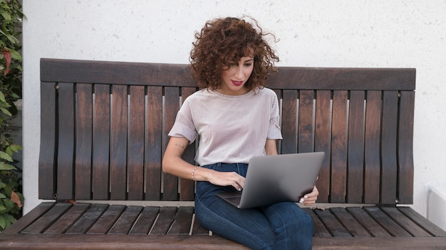 Menina, com, um, laptop