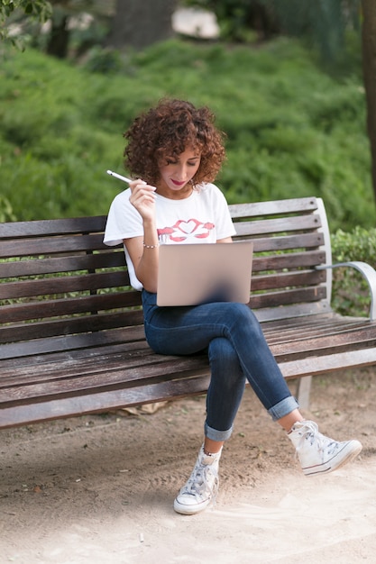 Menina, com, um, laptop