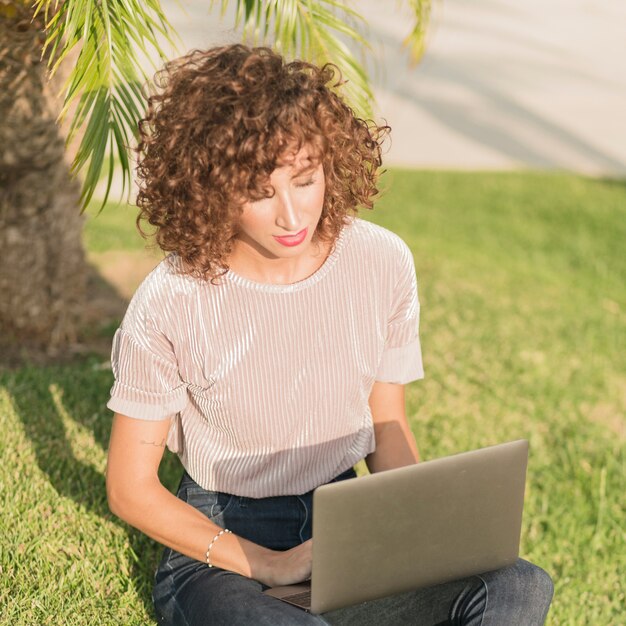 Menina, com, um, laptop