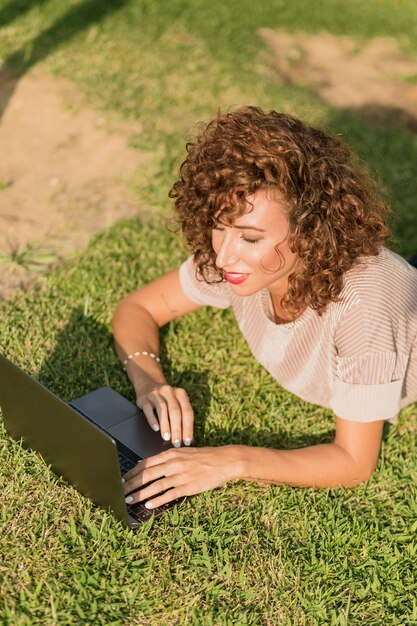 Menina, com, um, laptop