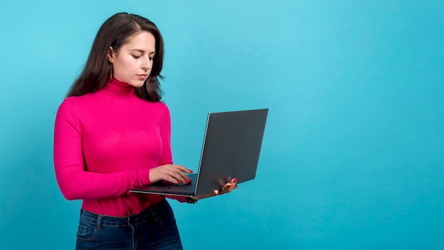 Foto grátis menina, com, um, laptop