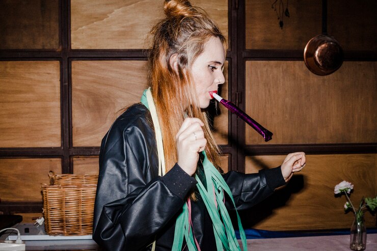 Foto grátis menina dançando na festa