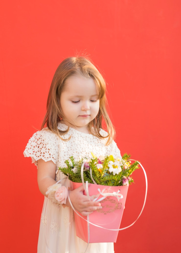 Foto grátis menina de flores.