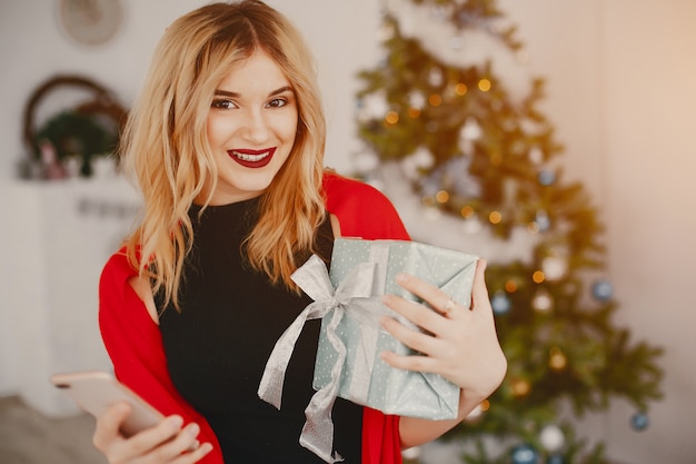 Foto grátis menina de natal de beleza