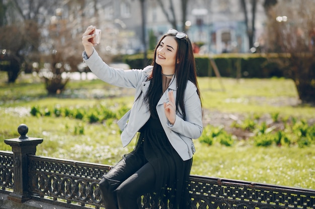 Menina na cidade