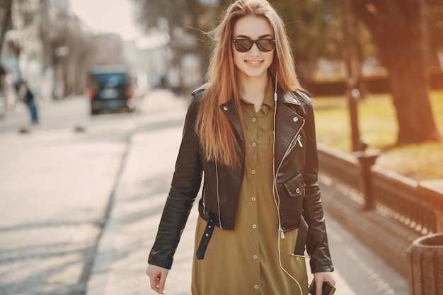 Menina na cidade