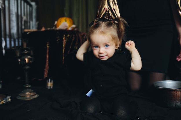 Foto grátis menina vestida de preto