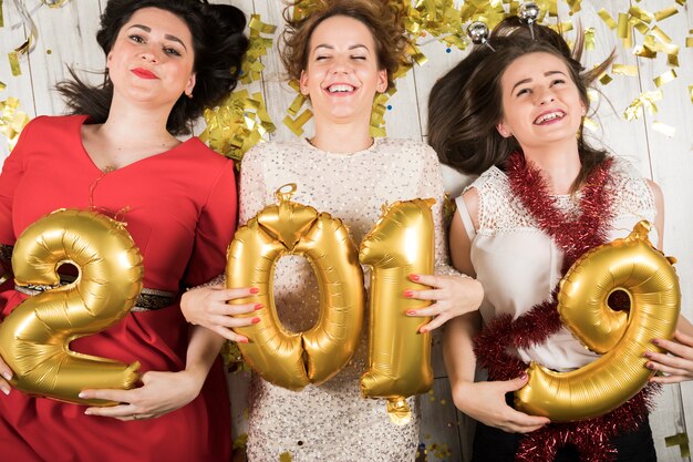 Meninas, celebrando, em, 2019, ano novo, partido