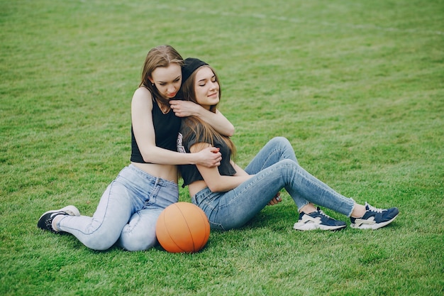 Meninas com uma bola