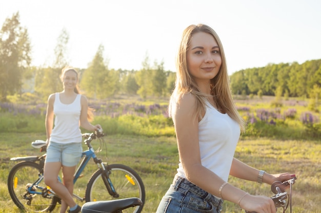 meninas que descansam