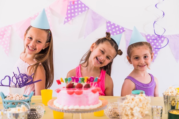 Meninas, tendo divertimento, em, partido aniversário