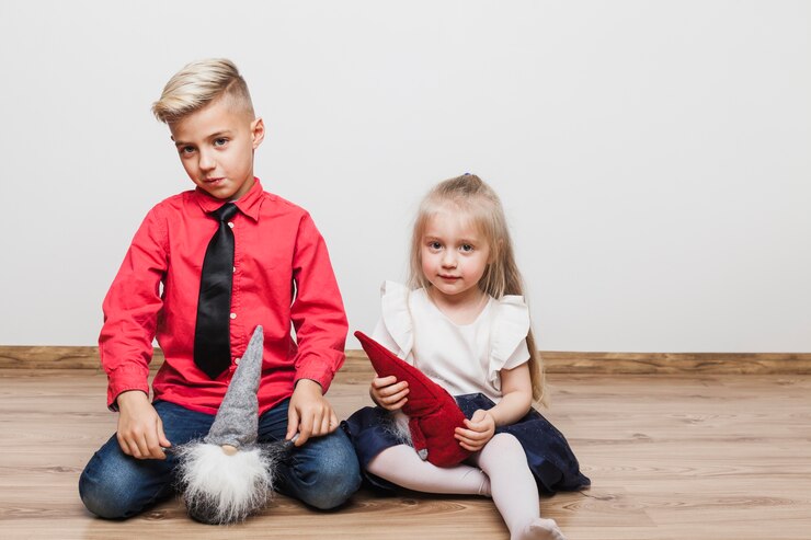 Foto grátis menino e menina no natal