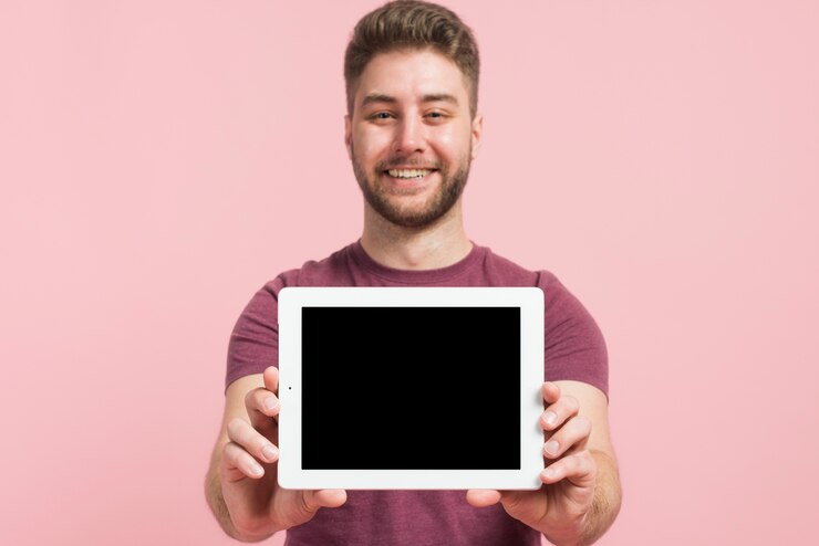 Foto grátis menino, expressar, seu, felicidade