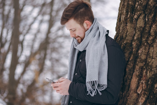 Foto grátis menino no inverno