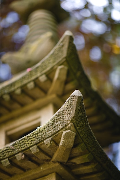 Foto grátis miniatura de pagode de concreto marrom