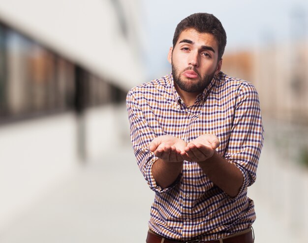 modelo de homem posando pobre