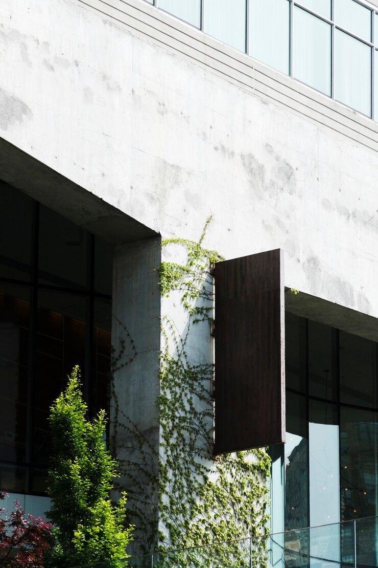 Foto grátis modelo de outdoor em ambiente urbano