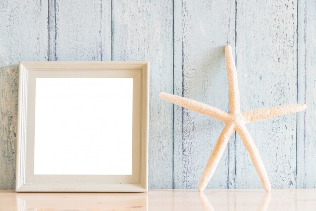 Moldura de madeira em branco Vintage com conceito de verão