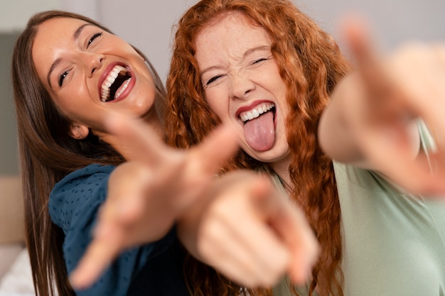 Momentos de celebração de amigas