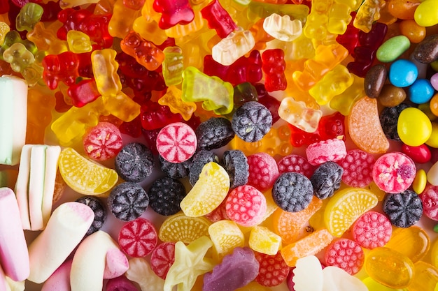 Montão de doces coloridos