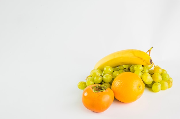 Foto grátis montão de frutas deliciosas