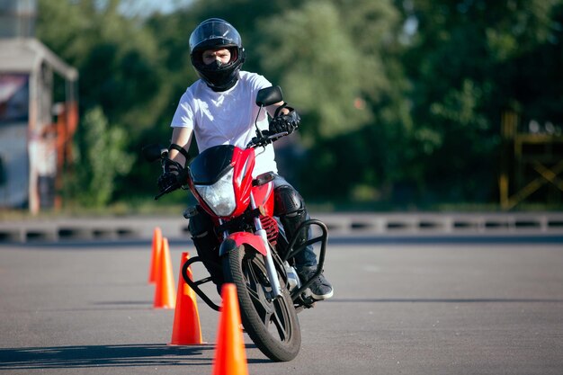 Moto escola.