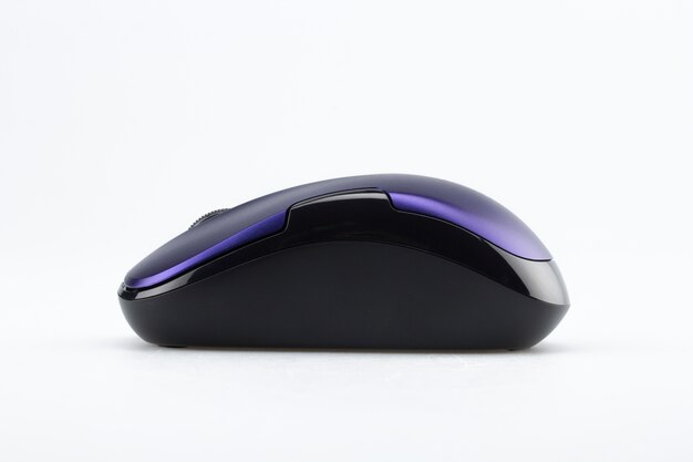 mouse de computador roxo